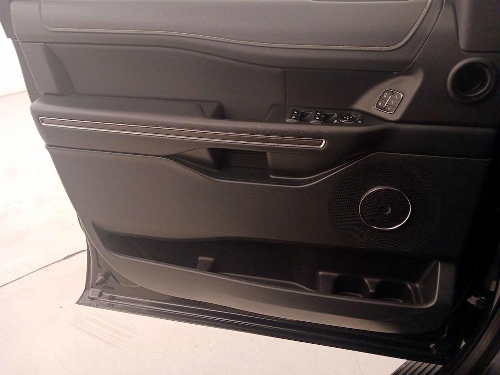 used 2023 Ford Expedition car, priced at $47,998
