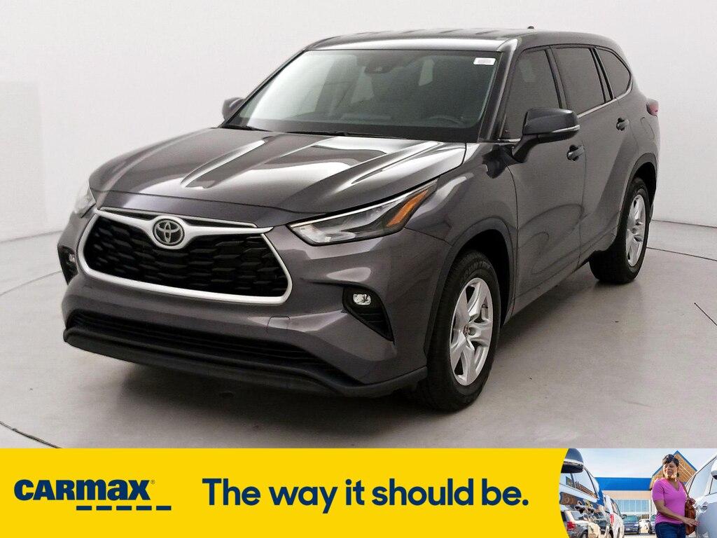 used 2022 Toyota Highlander car, priced at $35,998