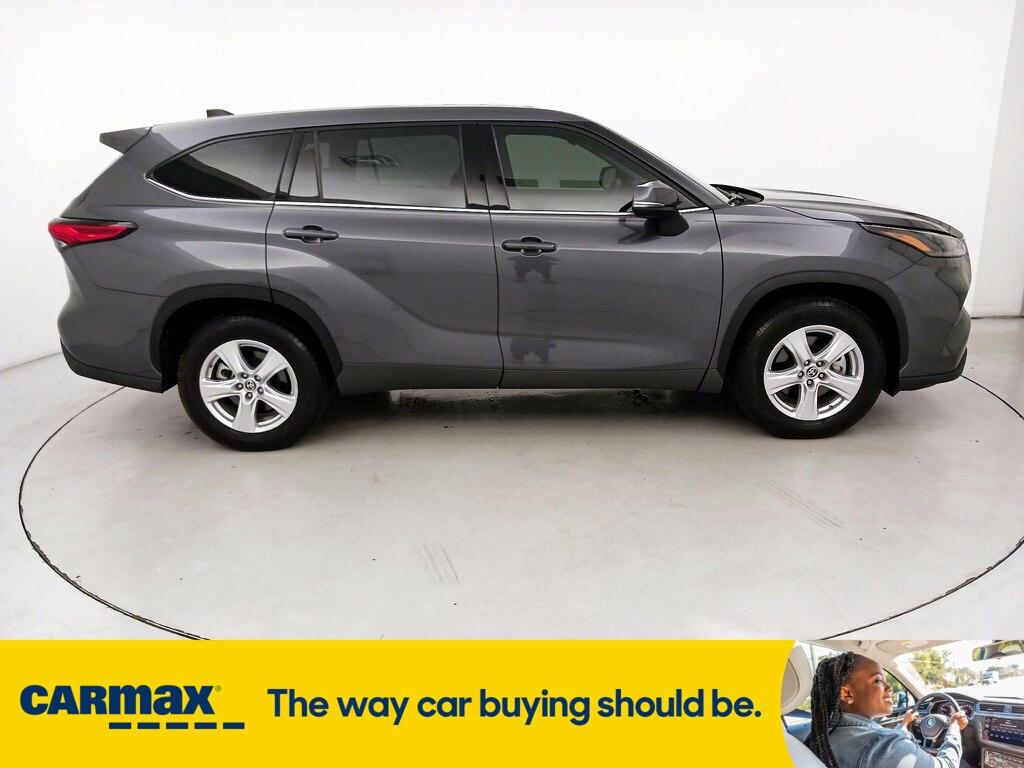 used 2022 Toyota Highlander car, priced at $35,998