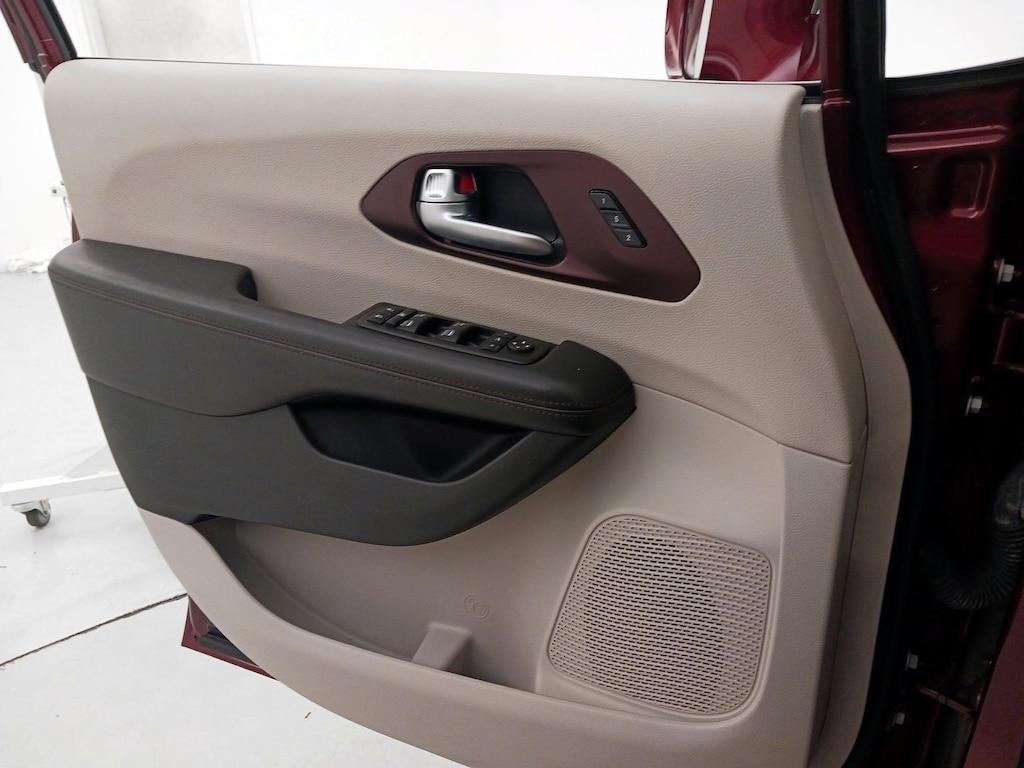 used 2019 Chrysler Pacifica car, priced at $28,998