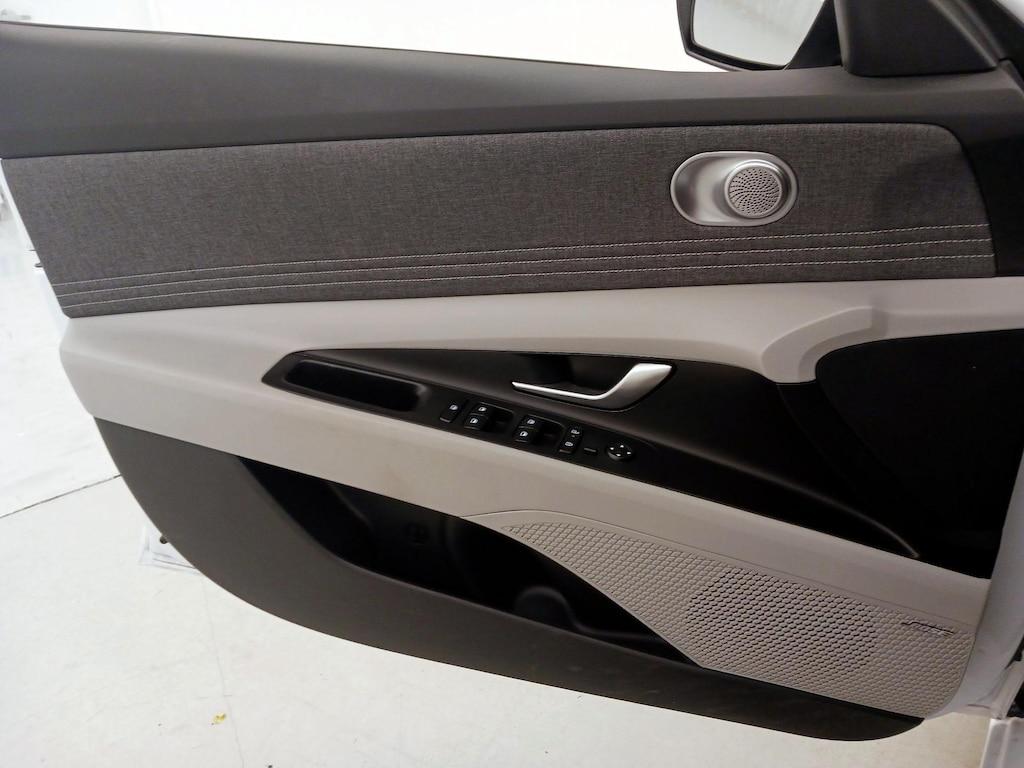 used 2024 Hyundai Elantra car, priced at $25,998