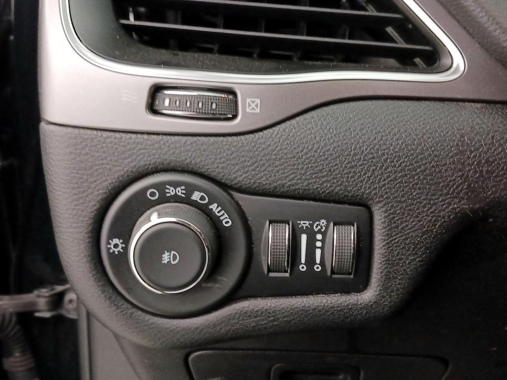 used 2021 Jeep Cherokee car, priced at $18,998