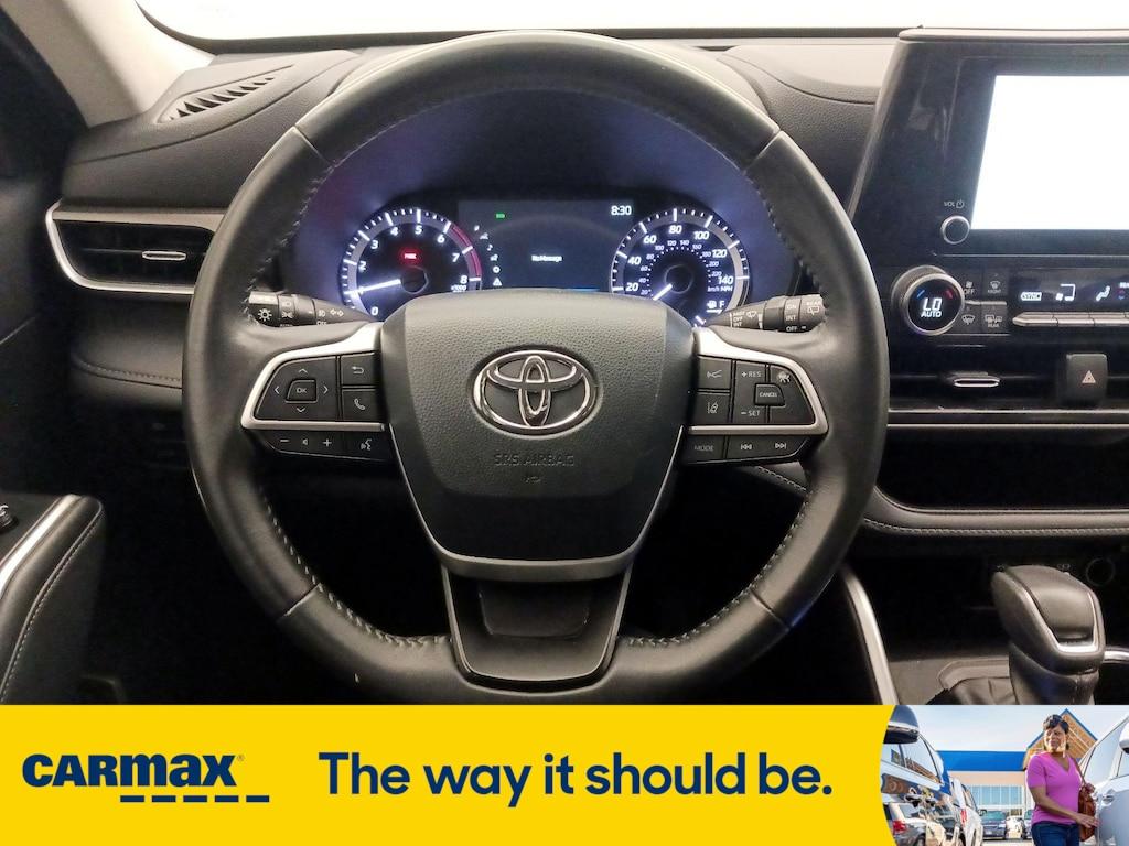 used 2023 Toyota Highlander car, priced at $34,998