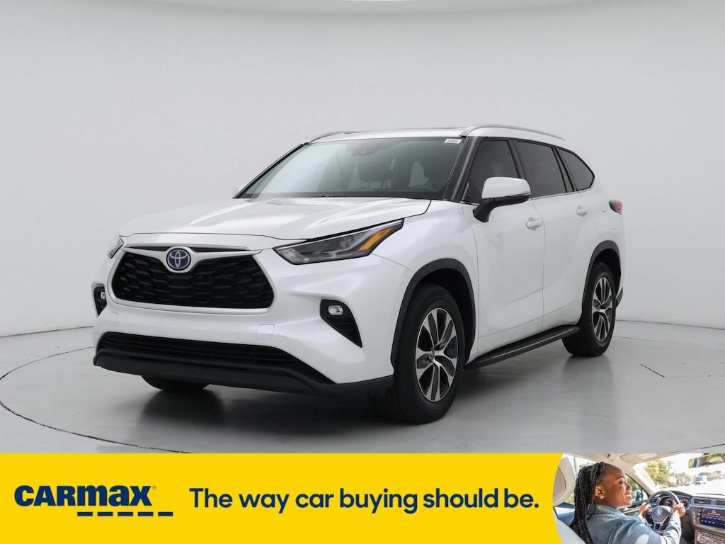 used 2022 Toyota Highlander Hybrid car, priced at $39,998