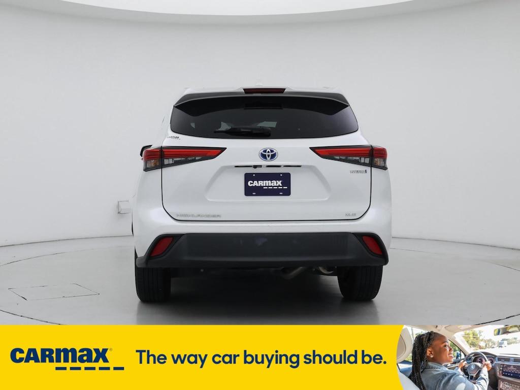 used 2022 Toyota Highlander Hybrid car, priced at $39,998