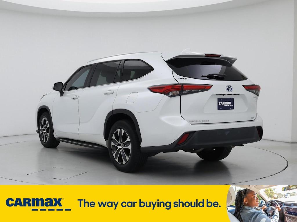 used 2022 Toyota Highlander Hybrid car, priced at $39,998