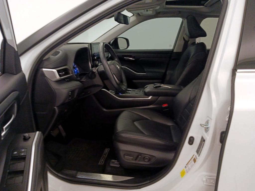 used 2022 Toyota Highlander Hybrid car, priced at $39,998