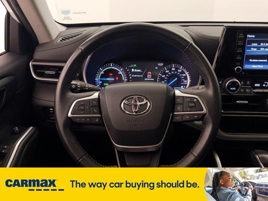 used 2022 Toyota Highlander Hybrid car, priced at $39,998