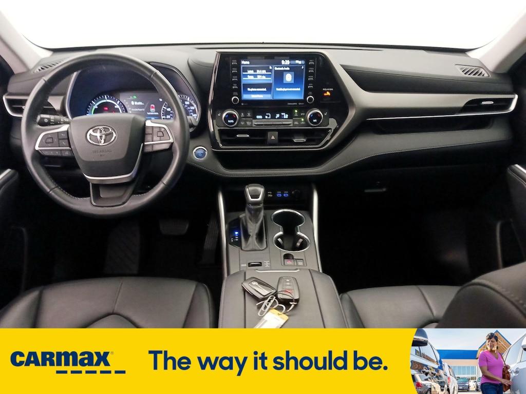 used 2022 Toyota Highlander Hybrid car, priced at $39,998