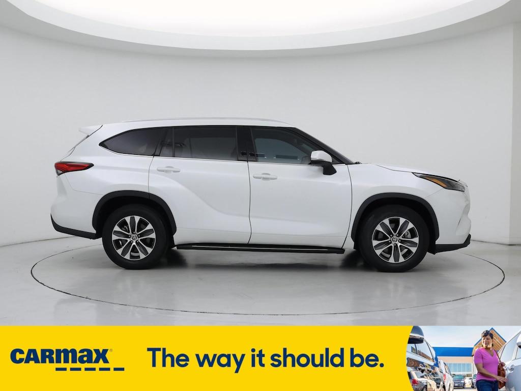 used 2022 Toyota Highlander Hybrid car, priced at $39,998