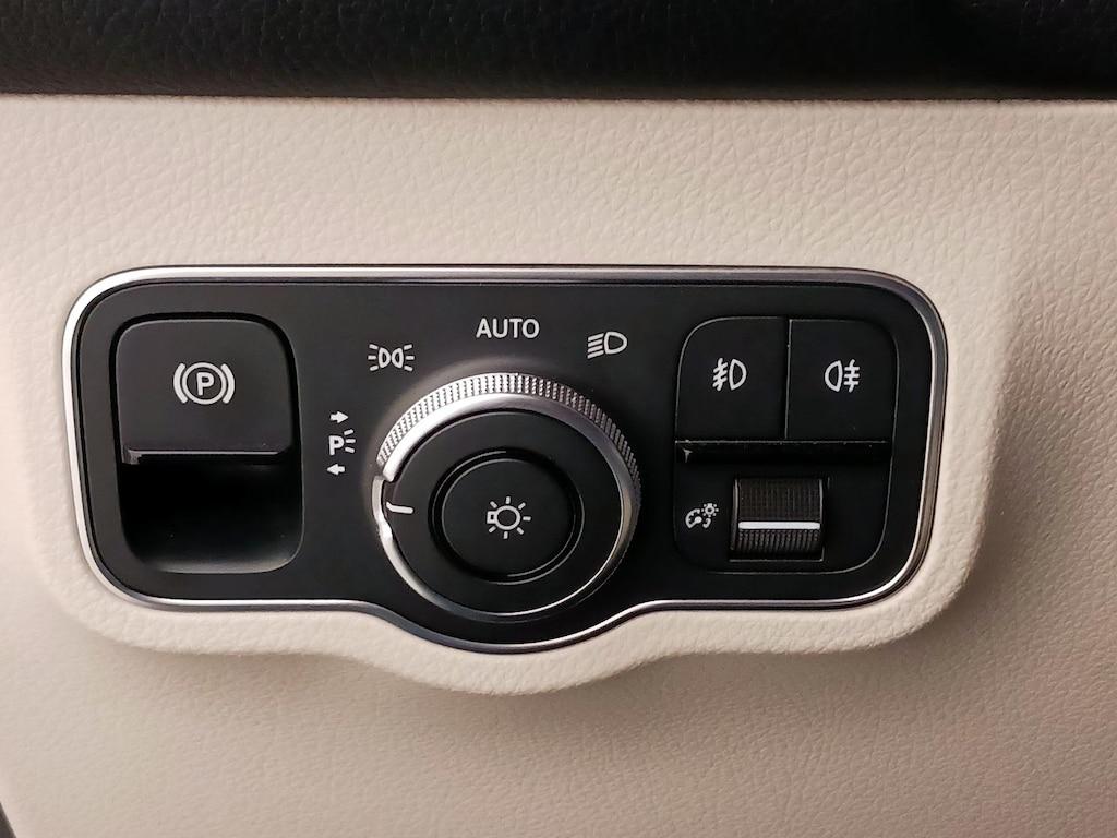 used 2021 Mercedes-Benz GLB 250 car, priced at $25,998