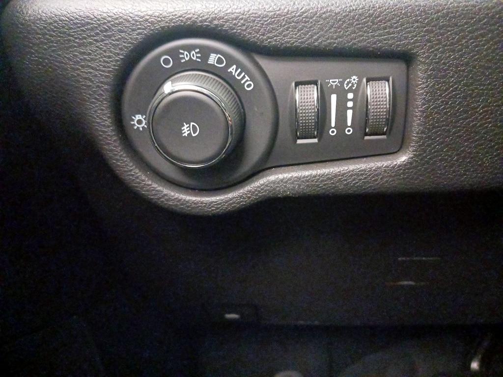 used 2021 Chrysler Pacifica Hybrid car, priced at $28,998