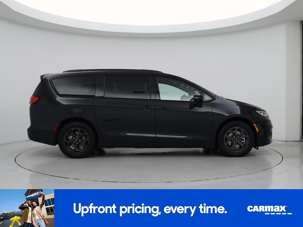 used 2021 Chrysler Pacifica Hybrid car, priced at $28,998