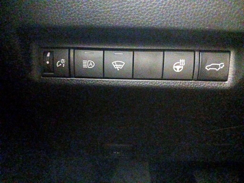used 2020 Toyota RAV4 car, priced at $26,998