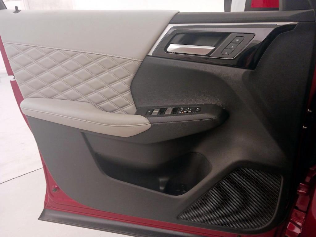 used 2024 Mitsubishi Outlander car, priced at $29,998