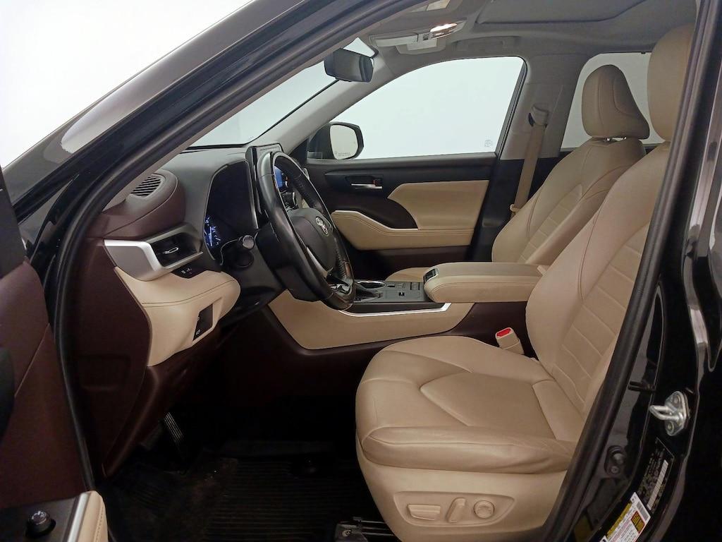used 2021 Toyota Highlander car, priced at $31,998