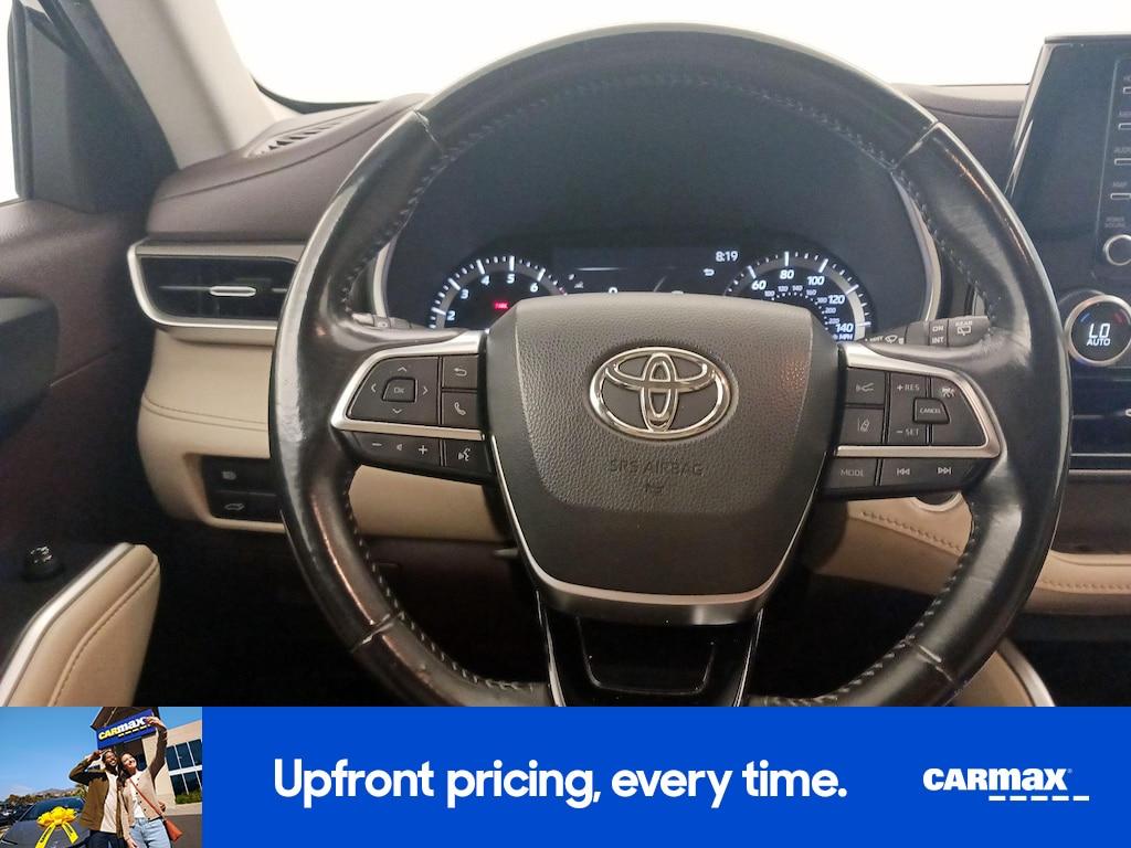used 2021 Toyota Highlander car, priced at $31,998