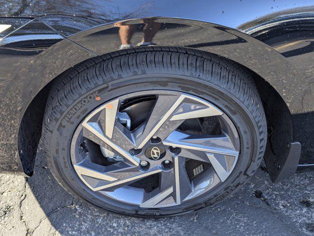 new 2025 Hyundai Elantra car, priced at $28,535