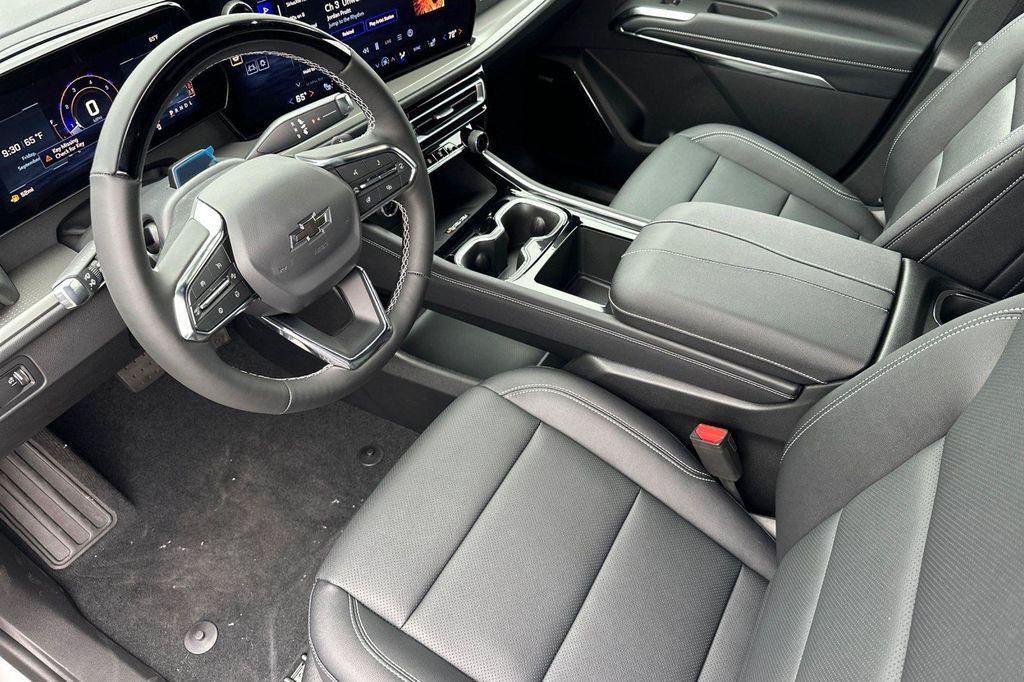 new 2026 Chevrolet Traverse car, priced at $49,615