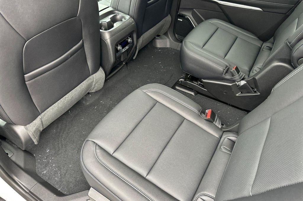 new 2026 Chevrolet Traverse car, priced at $49,615