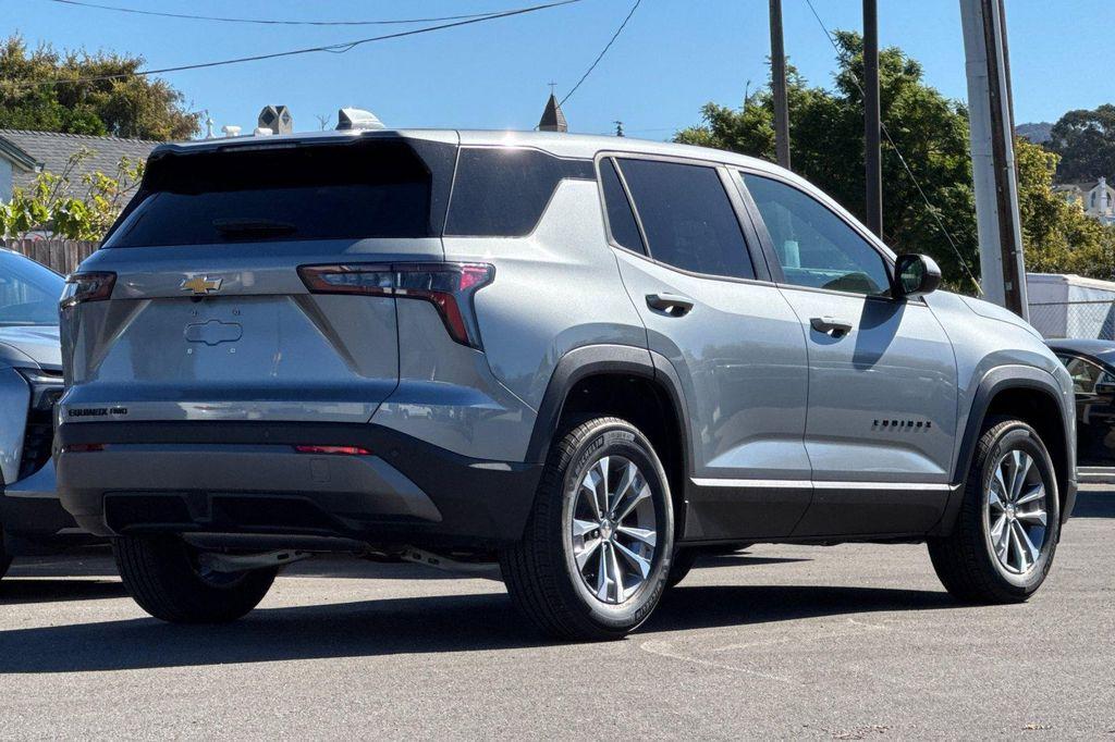 new 2026 Chevrolet Equinox car, priced at $33,235