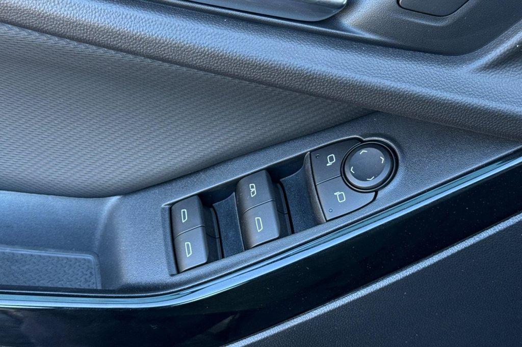 new 2026 Chevrolet Equinox car, priced at $33,235