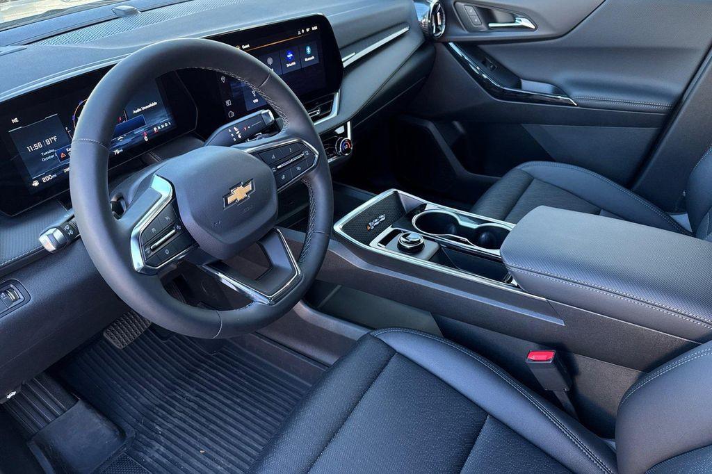 new 2026 Chevrolet Equinox car, priced at $33,235