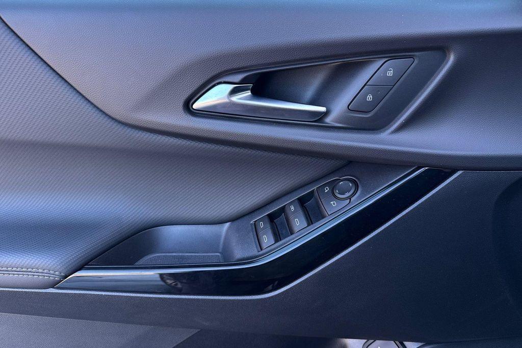 new 2026 Chevrolet Equinox car, priced at $33,235