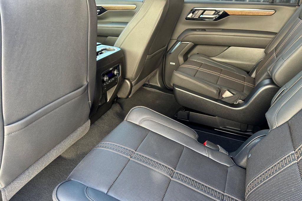 new 2025 Chevrolet Suburban car, priced at $92,280