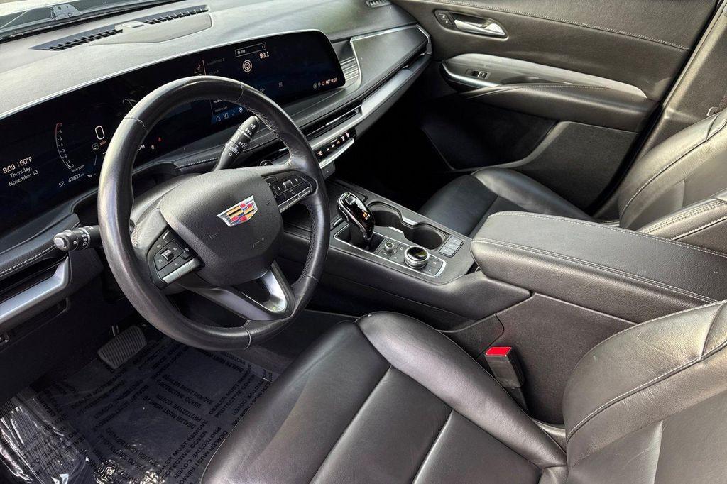 used 2024 Cadillac XT4 car, priced at $29,000