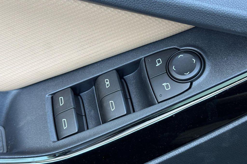 new 2026 Chevrolet Equinox car, priced at $35,910