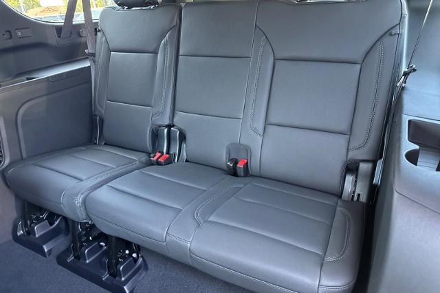 new 2025 Chevrolet Suburban car, priced at $72,600