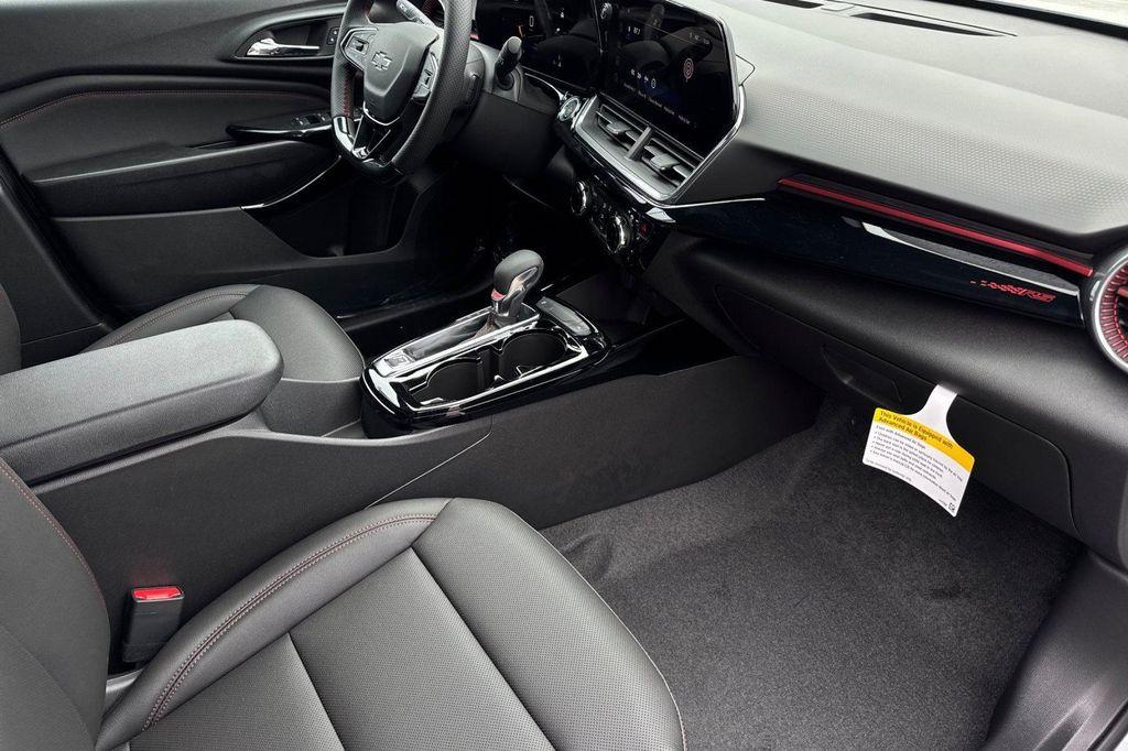 new 2025 Chevrolet Trax car, priced at $25,325