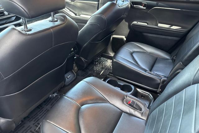 used 2023 Toyota Highlander car, priced at $37,500