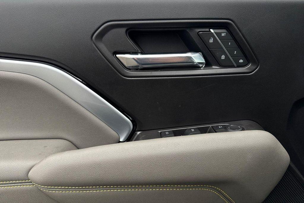 new 2025 Chevrolet Colorado car, priced at $50,320