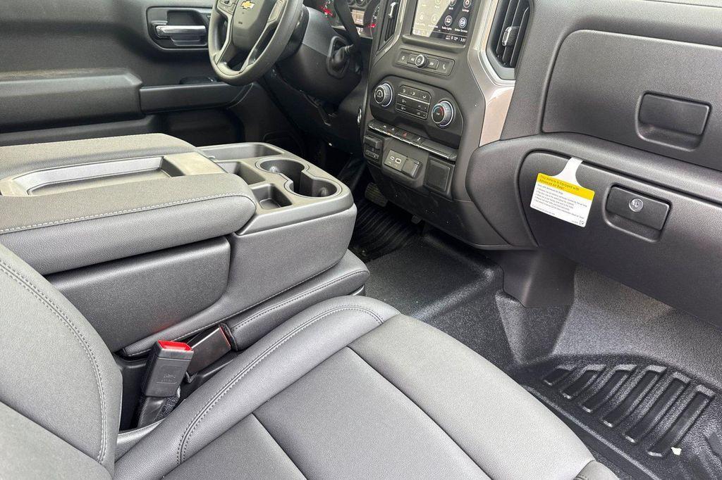 new 2025 Chevrolet Silverado 1500 car, priced at $41,637