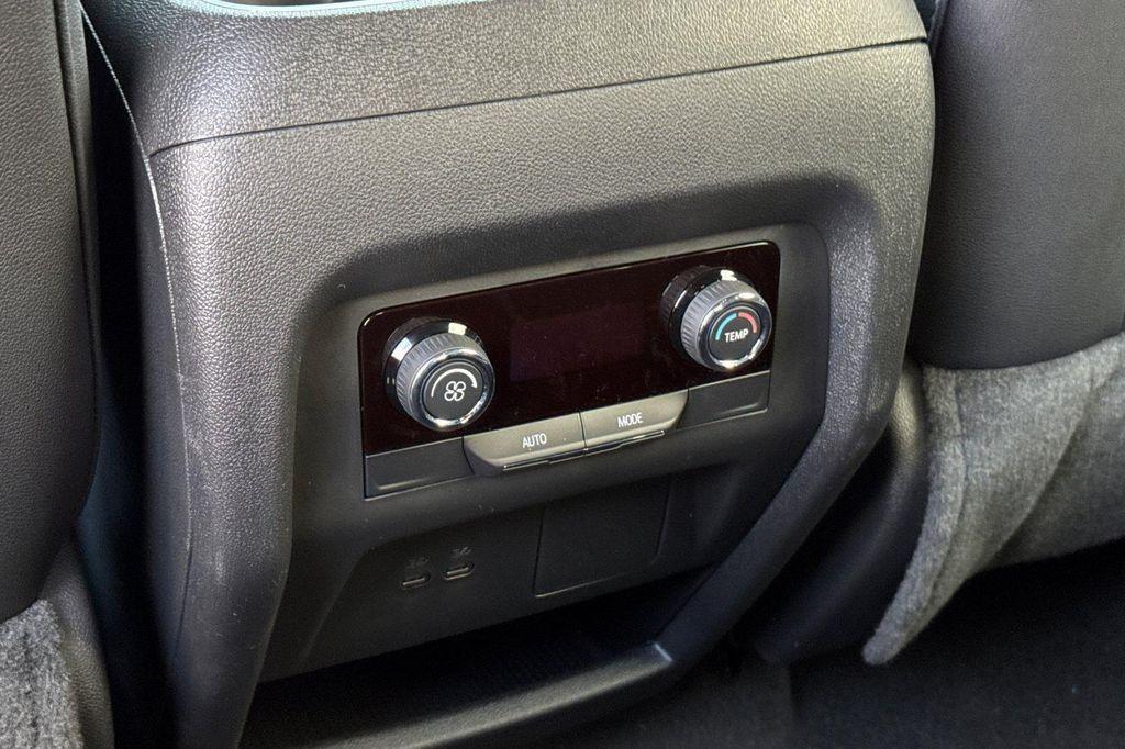 new 2026 Chevrolet Traverse car, priced at $42,470