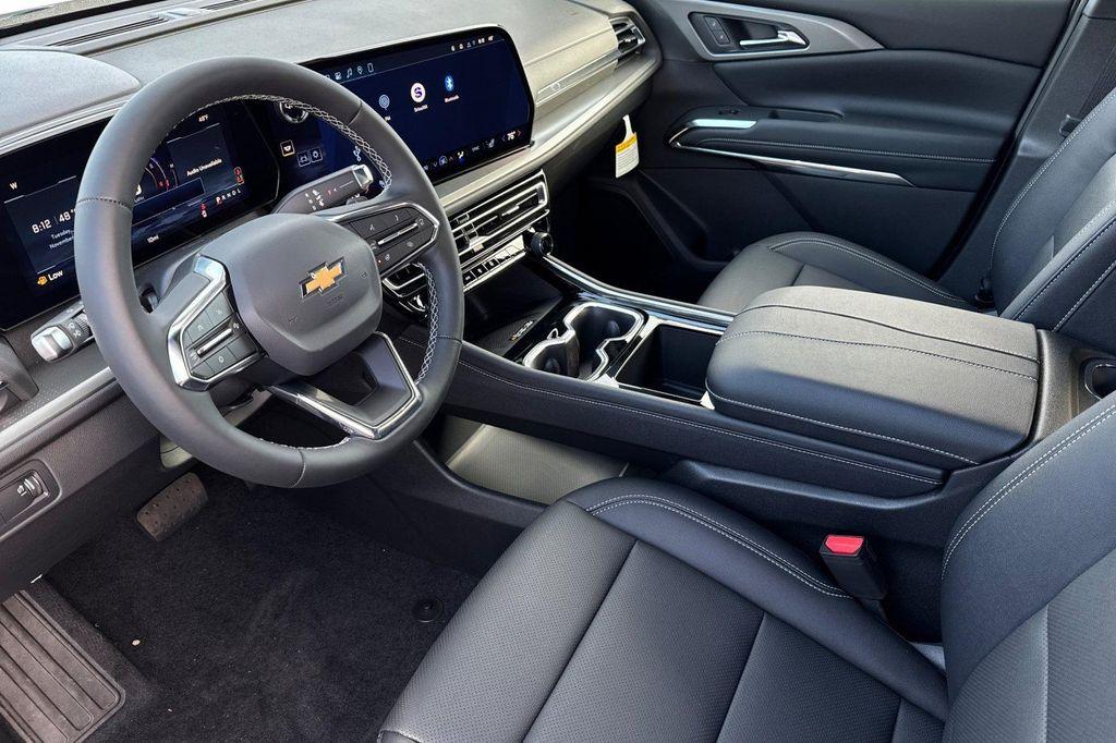 new 2026 Chevrolet Traverse car, priced at $42,470