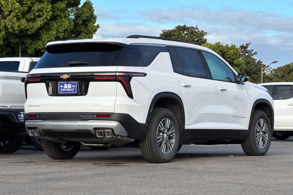 new 2026 Chevrolet Traverse car, priced at $42,470