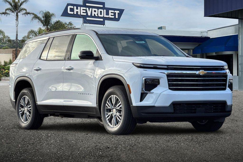 new 2026 Chevrolet Traverse car, priced at $42,470