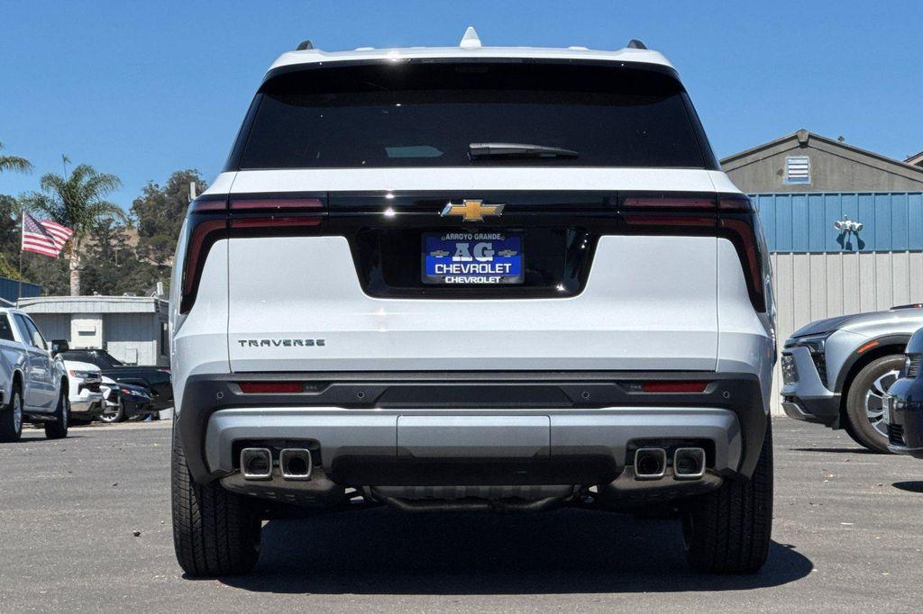 new 2026 Chevrolet Traverse car, priced at $43,600