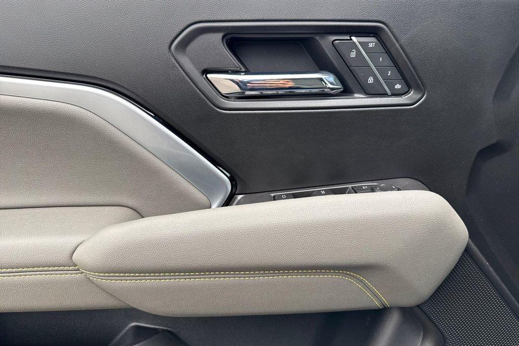 new 2025 Chevrolet Colorado car, priced at $48,330