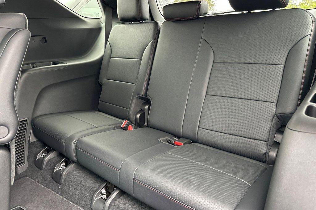 new 2026 Chevrolet Traverse car, priced at $50,097