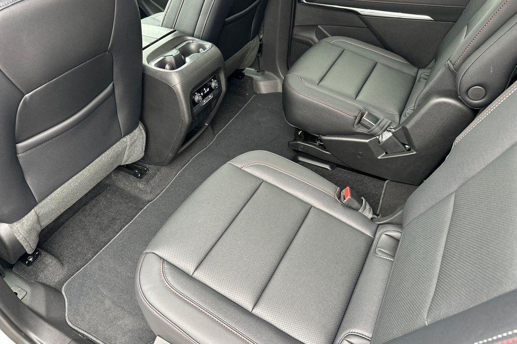 new 2026 Chevrolet Traverse car, priced at $50,097