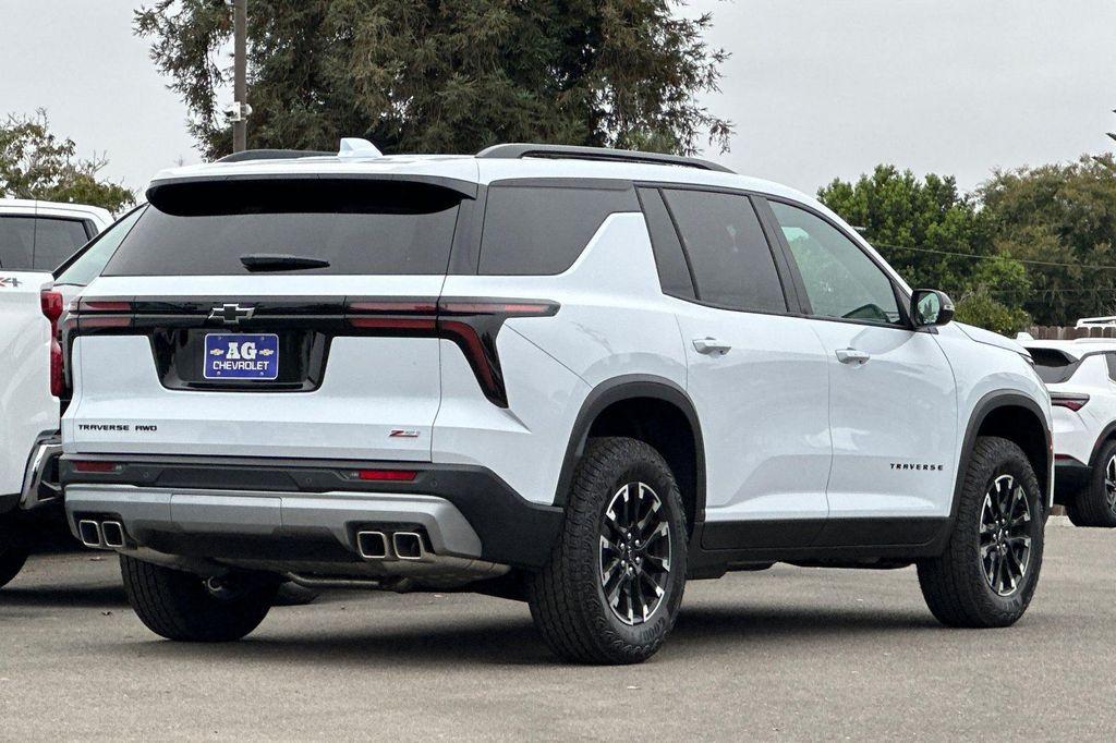 new 2026 Chevrolet Traverse car, priced at $50,097