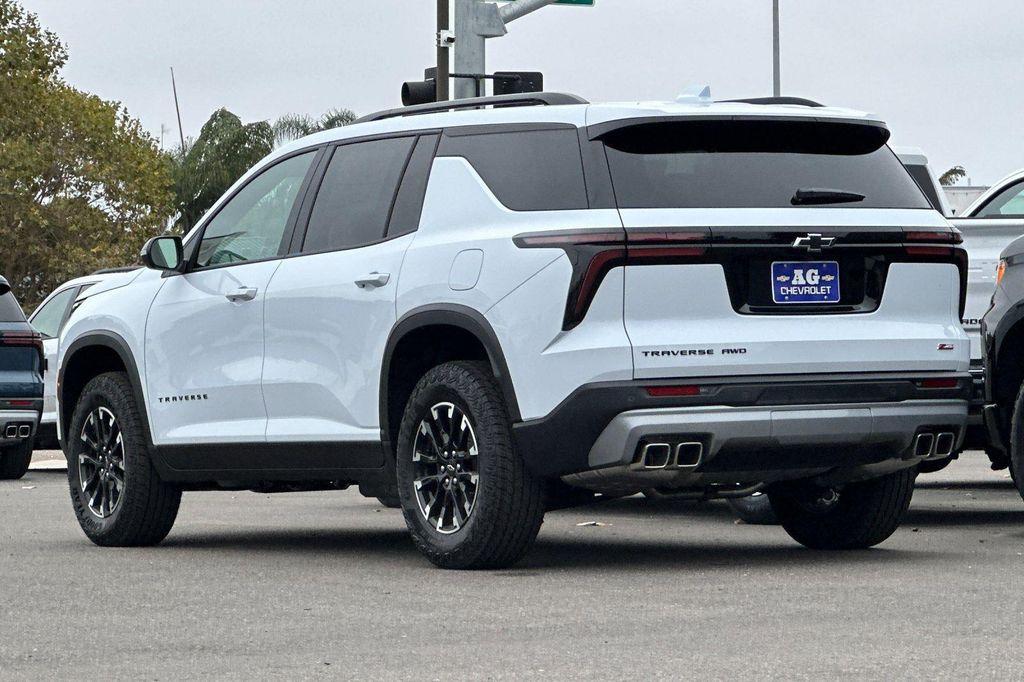 new 2026 Chevrolet Traverse car, priced at $50,097