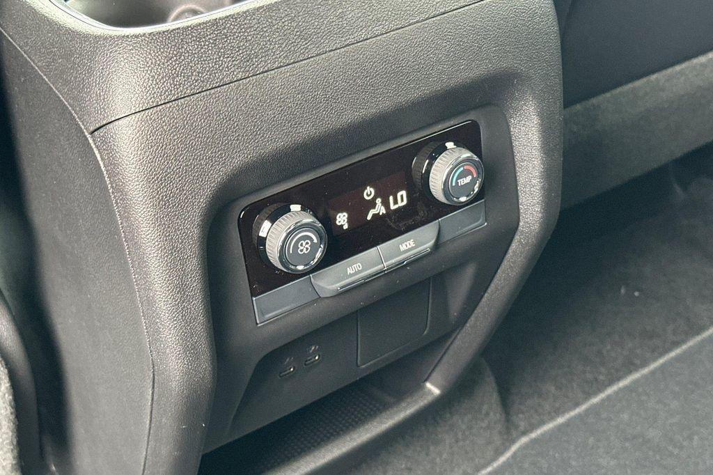 new 2026 Chevrolet Traverse car, priced at $50,097