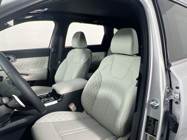 new 2025 Kia Sorento Hybrid car, priced at $47,613
