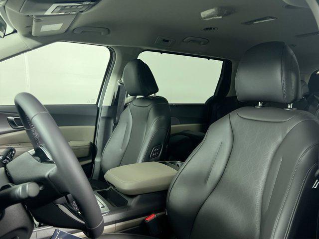 new 2025 Kia Carnival car, priced at $43,660