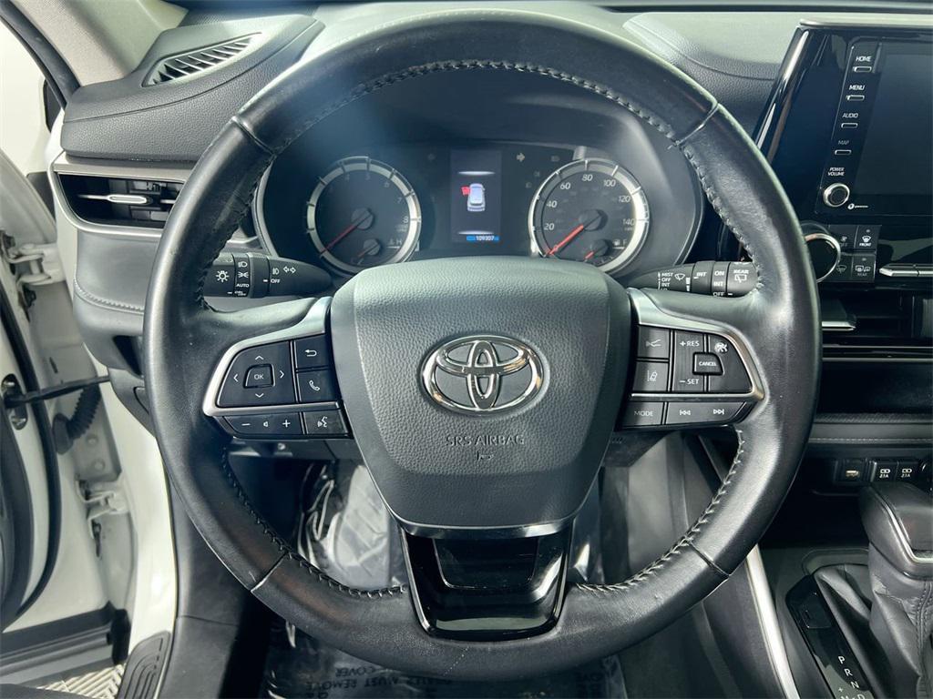 used 2020 Toyota Highlander car, priced at $21,500